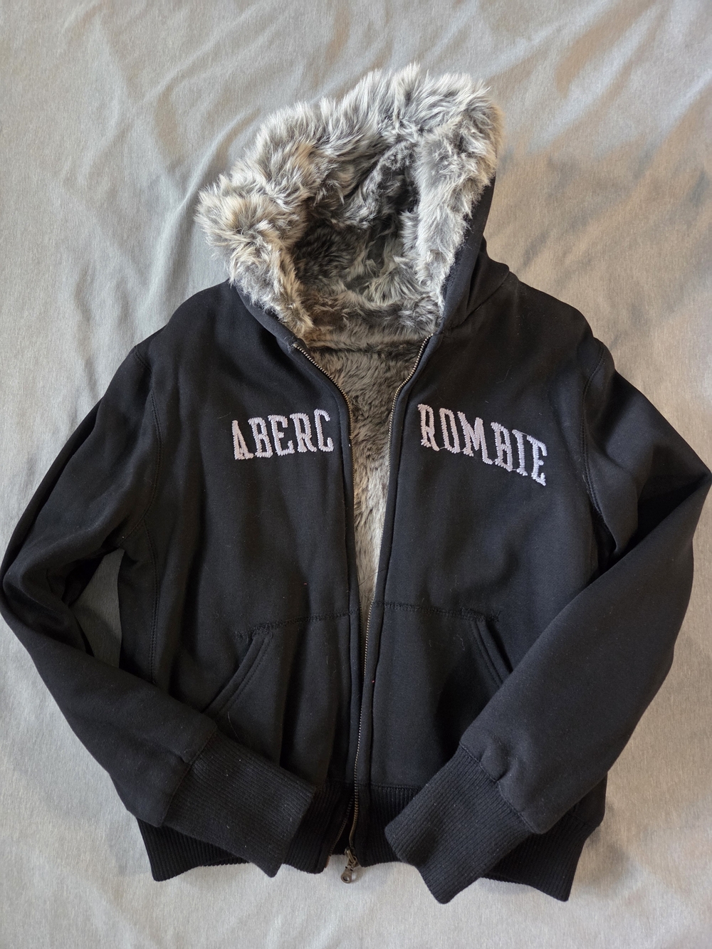 Abercrombie Women's Navy Faux-Fur Lined Hoodie Jacket Y2K